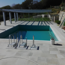 Fourniture et pose de liner pour piscine : choix de matériaux et processus d'installation Villefontaine